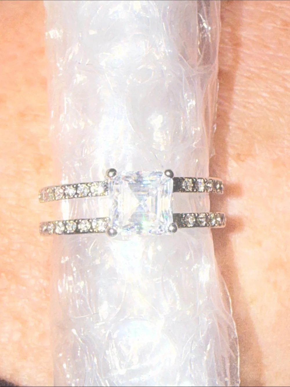 GRA CERTIFIED MOISSANITE DIAMOND 1CT silver baked band NEW